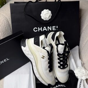 Chanel CC Logo Sneakers – White & Black – Full Boutique Set – Brand New